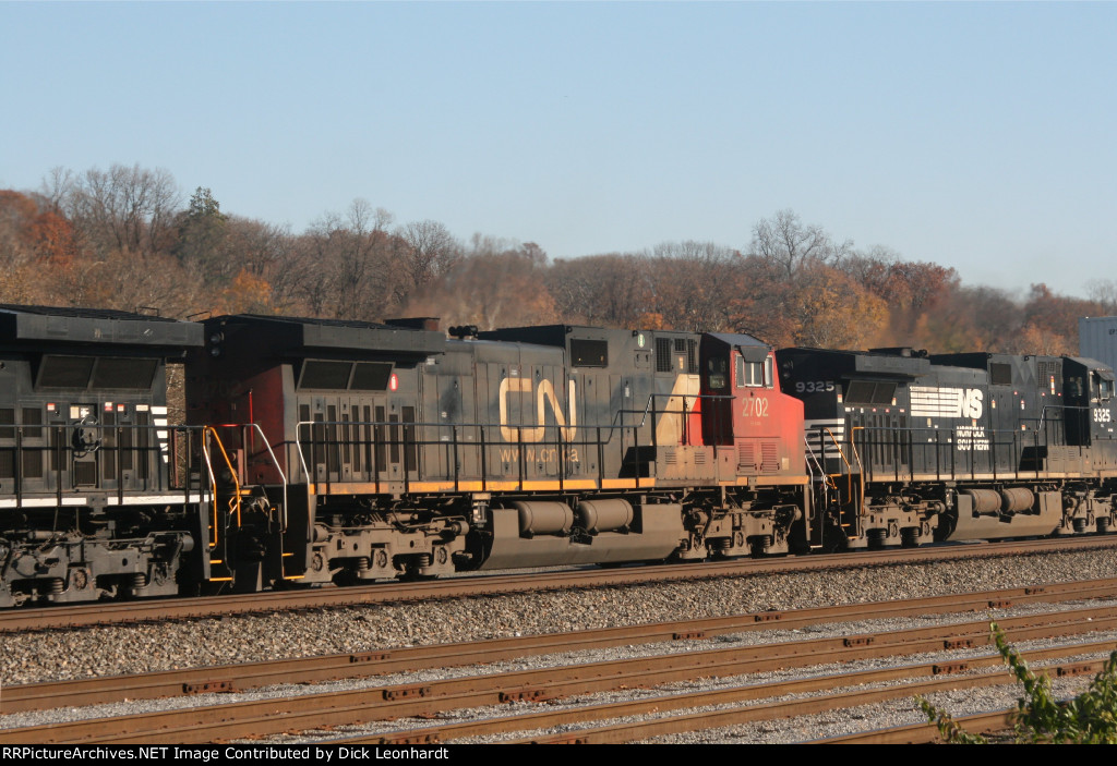 CN 2702